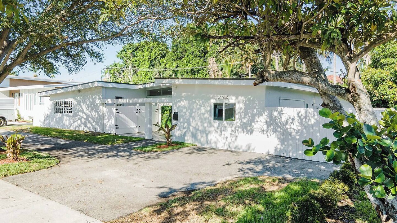 Photo of Outdoor in North Miami Beach