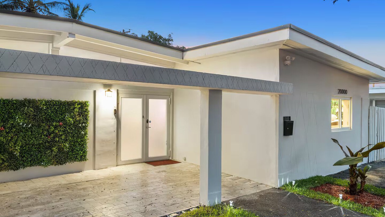 Photo of Outdoor in North Miami Beach