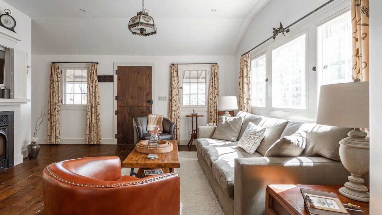 Photo of Livingroom in Saugerties