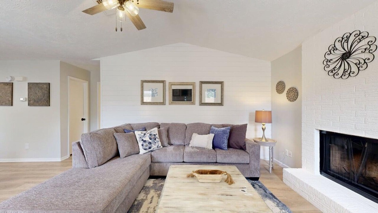 Photo of Livingroom in College Station