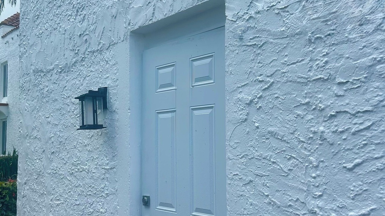 Photo of Outdoor in Hollywood Lakes