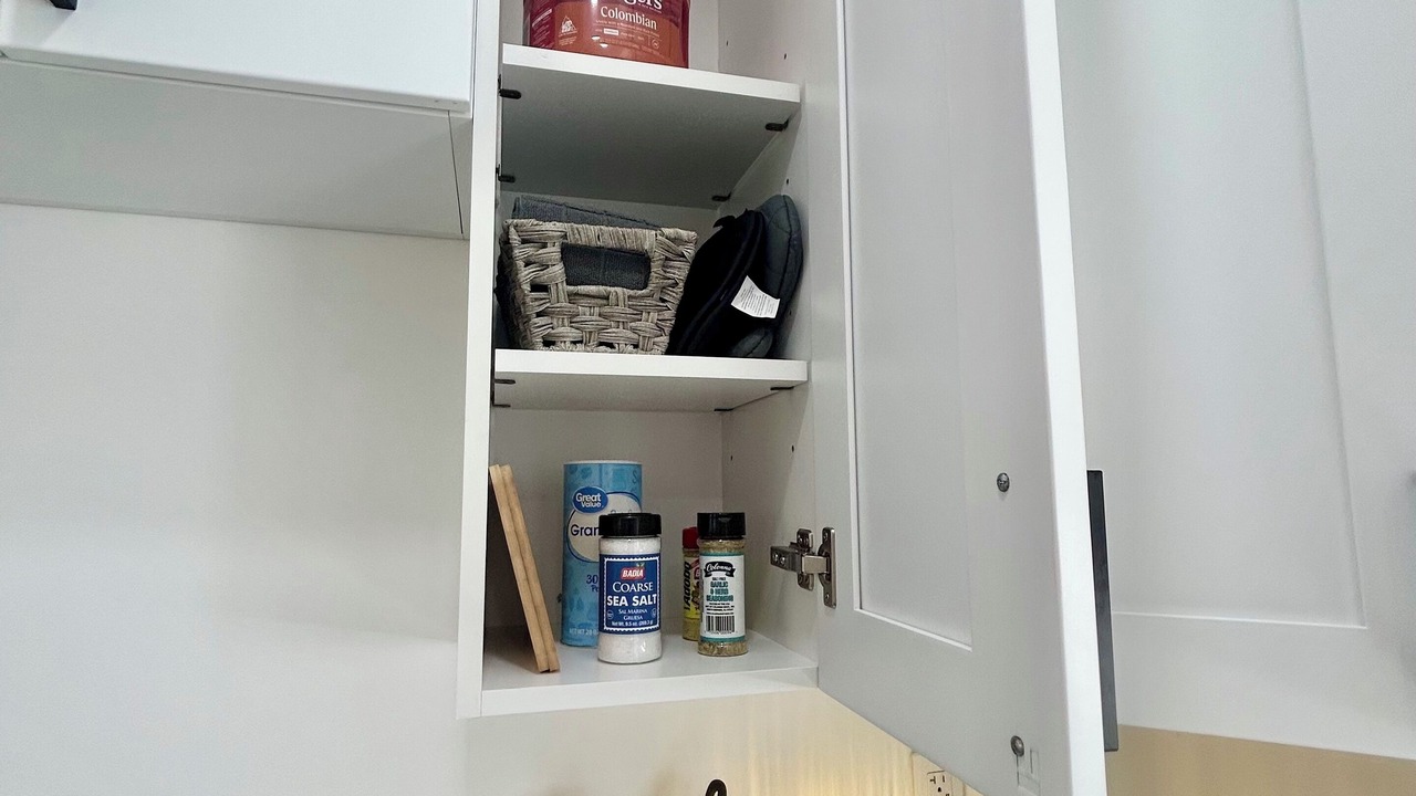 Photo of Others in Hollywood Lakes