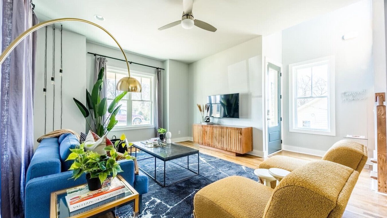 Photo of Livingroom in Hadley - Washington