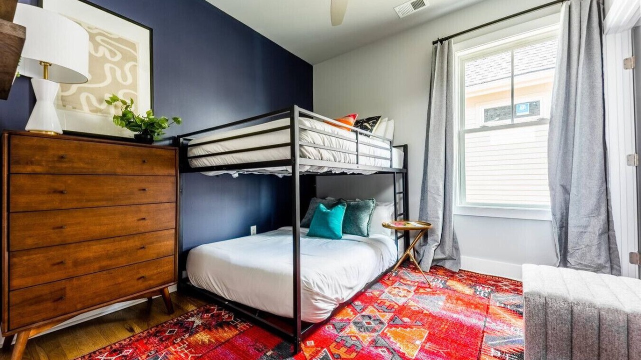 Photo of Bedroom in Hadley - Washington