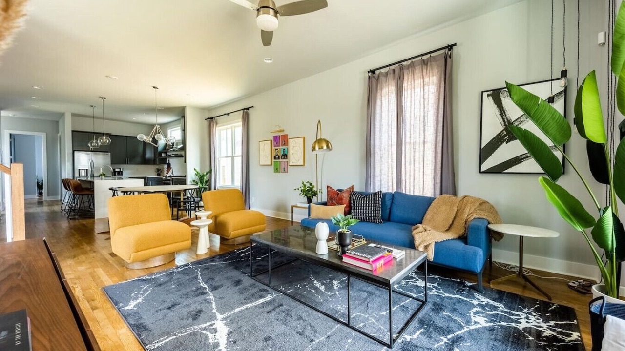 Photo of Livingroom in Hadley - Washington