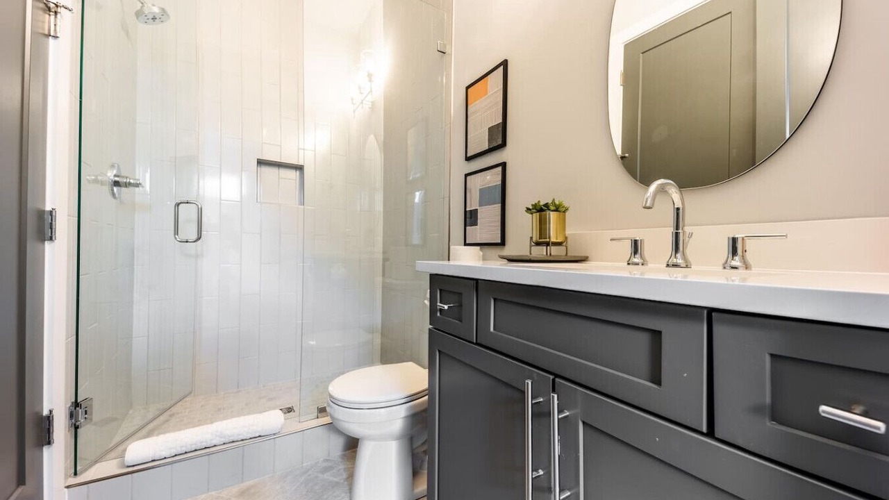 Photo of Bathroom in Hadley - Washington