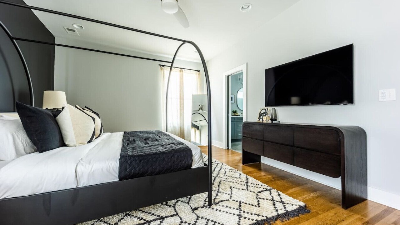 Photo of Bedroom in Hadley - Washington