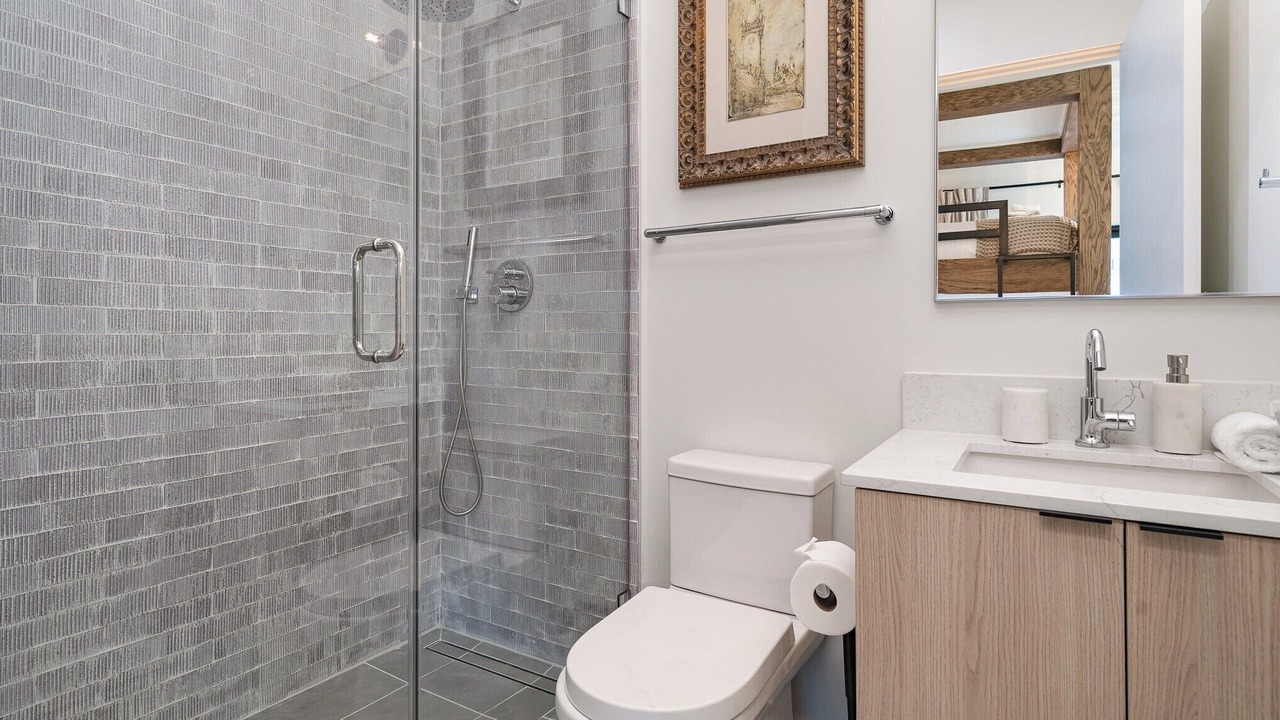 Photo of Bathroom in Eighth Avenue