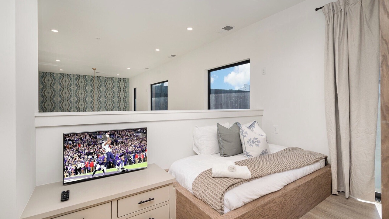 Photo of Bedroom in Eighth Avenue