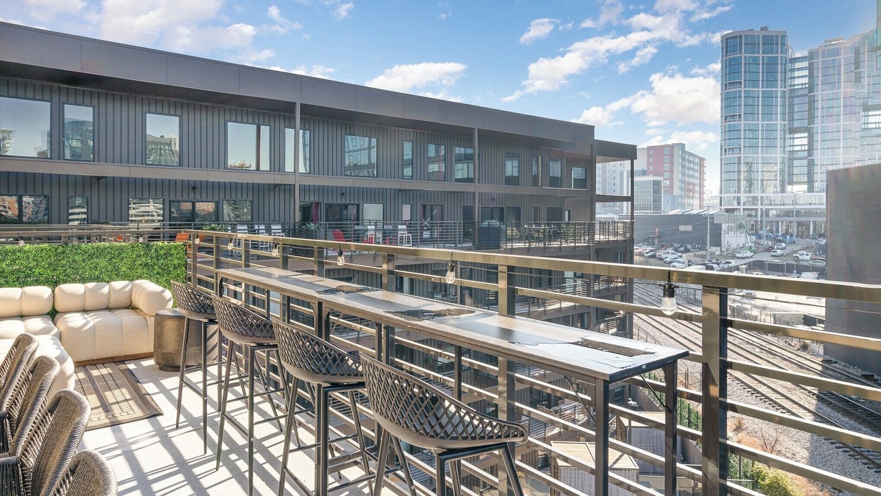 Photo of Outdoor in Eighth Avenue