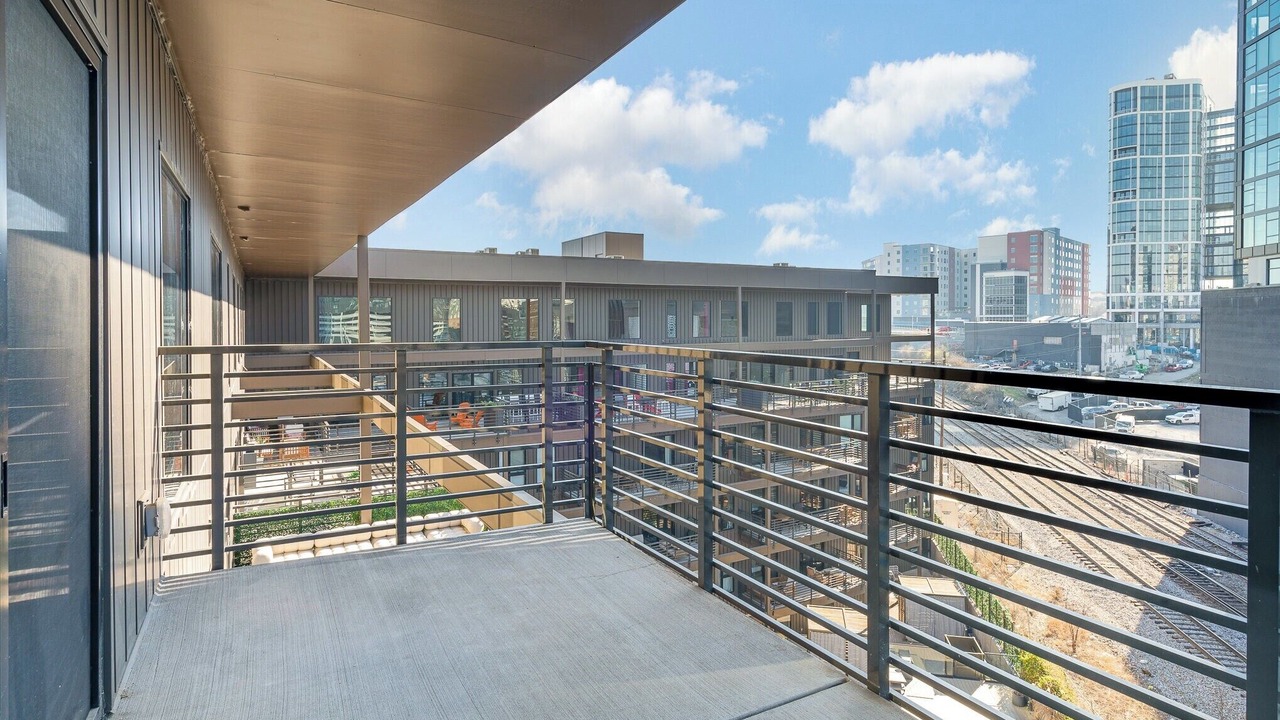 Photo of Outdoor in Eighth Avenue