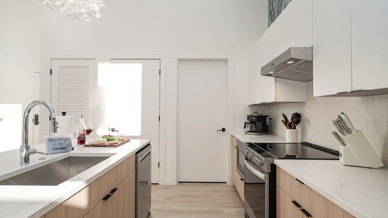 Photo of Kitchen in Eighth Avenue