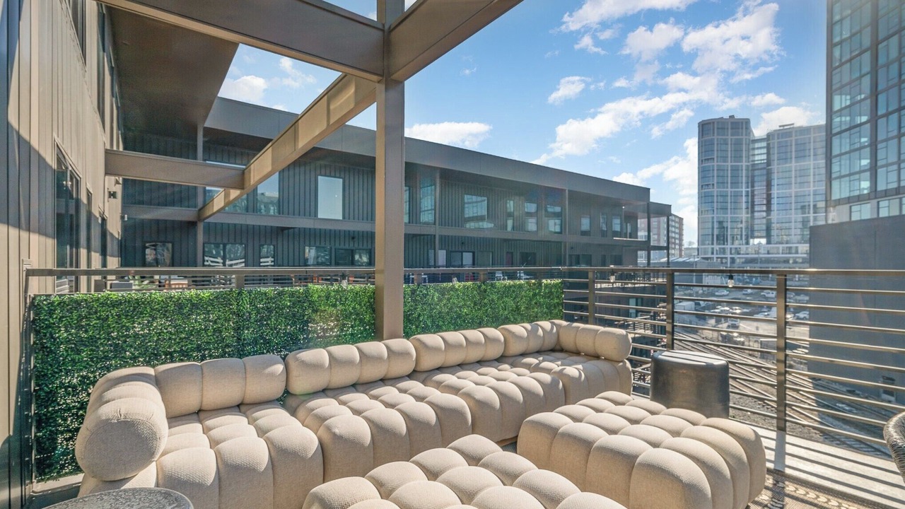 Photo of Outdoor in Eighth Avenue