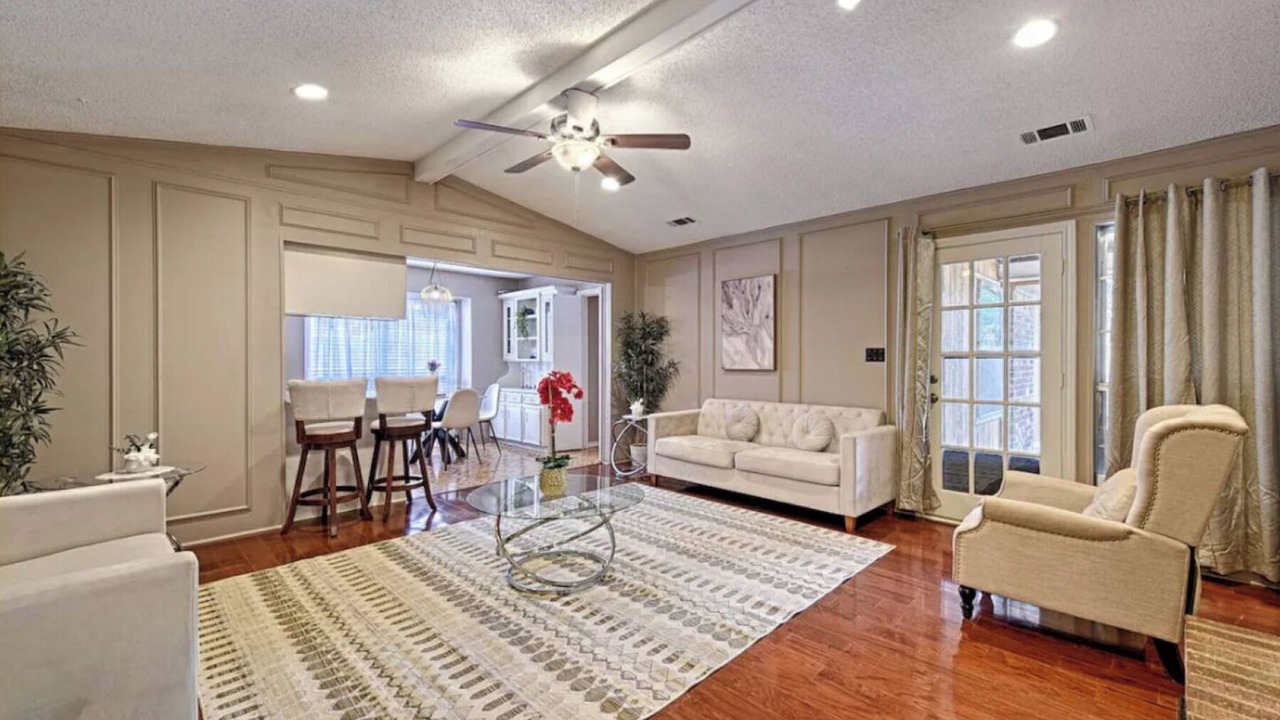 Photo of Livingroom in Richardson