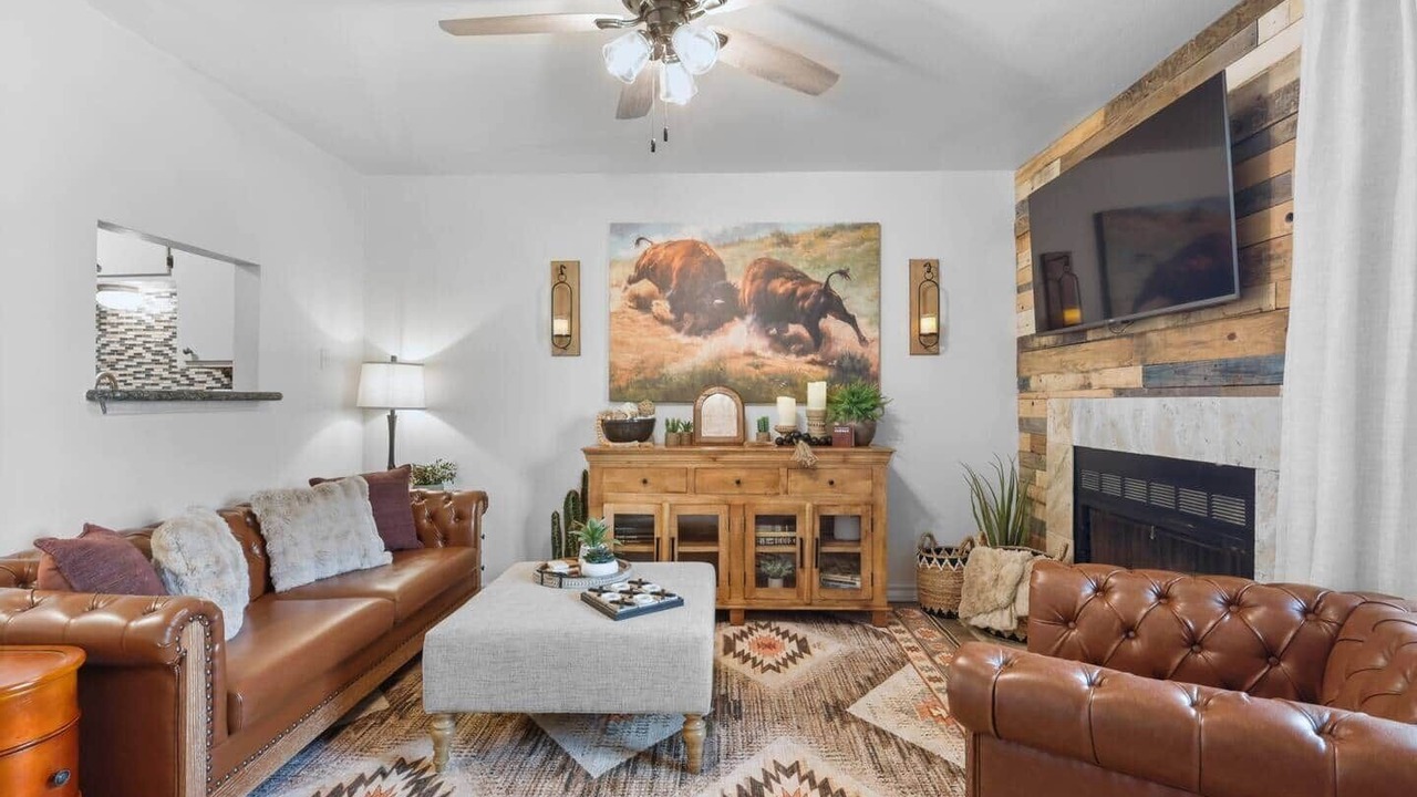 Photo of Livingroom in College Station
