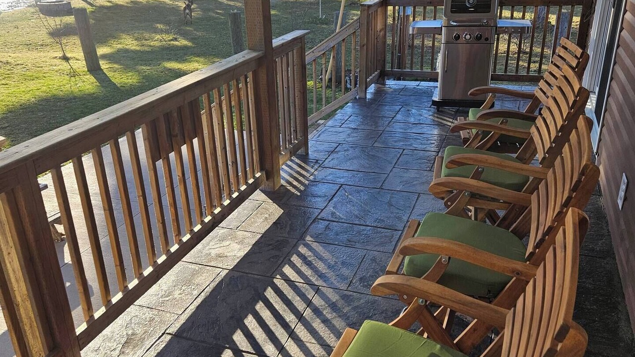 Photo of Patio Balcony in Durham Bridge