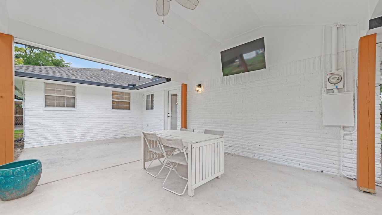 Photo of Outdoor in Garden Oaks