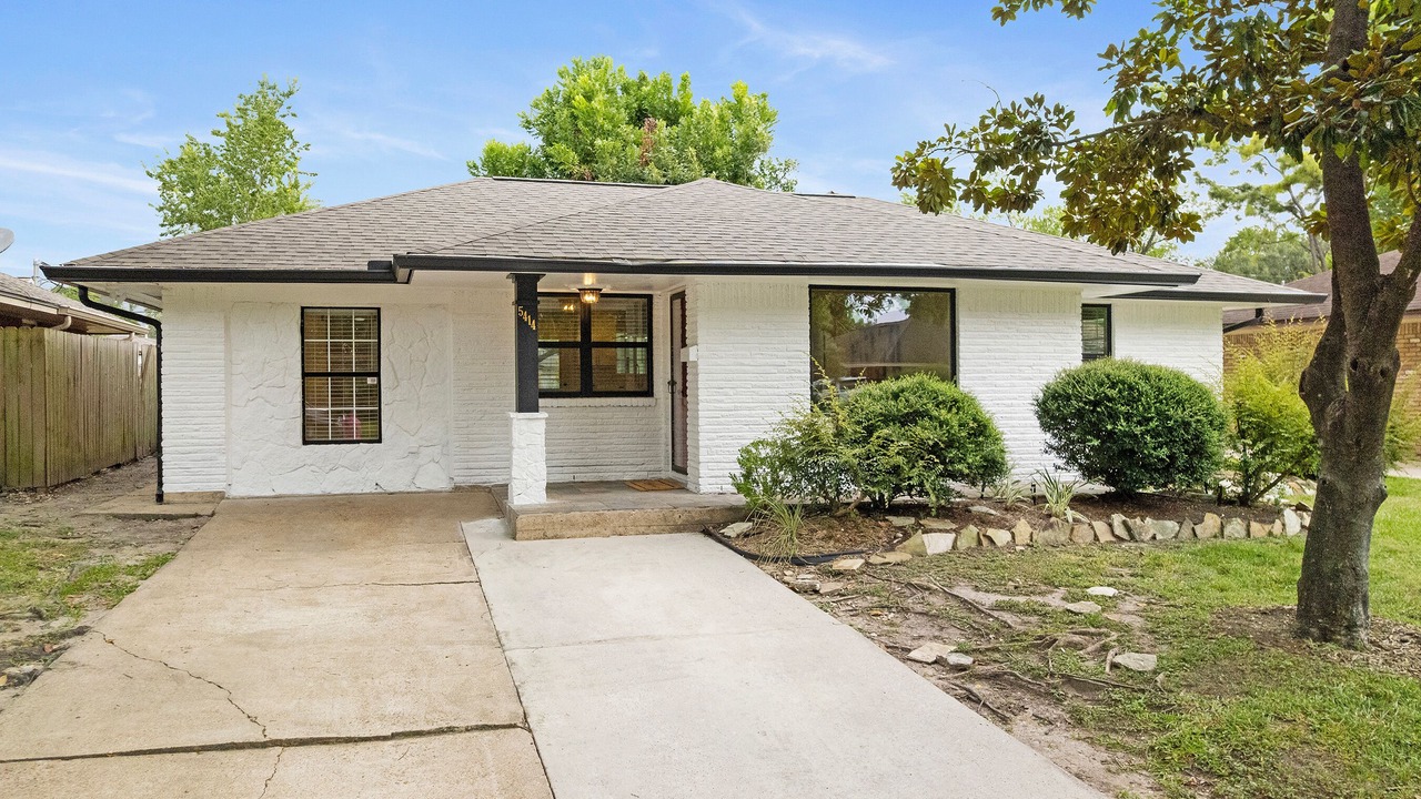 Photo of Outdoor in Garden Oaks
