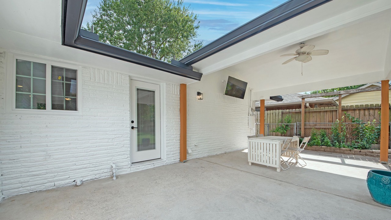 Photo of Patio Balcony in Garden Oaks