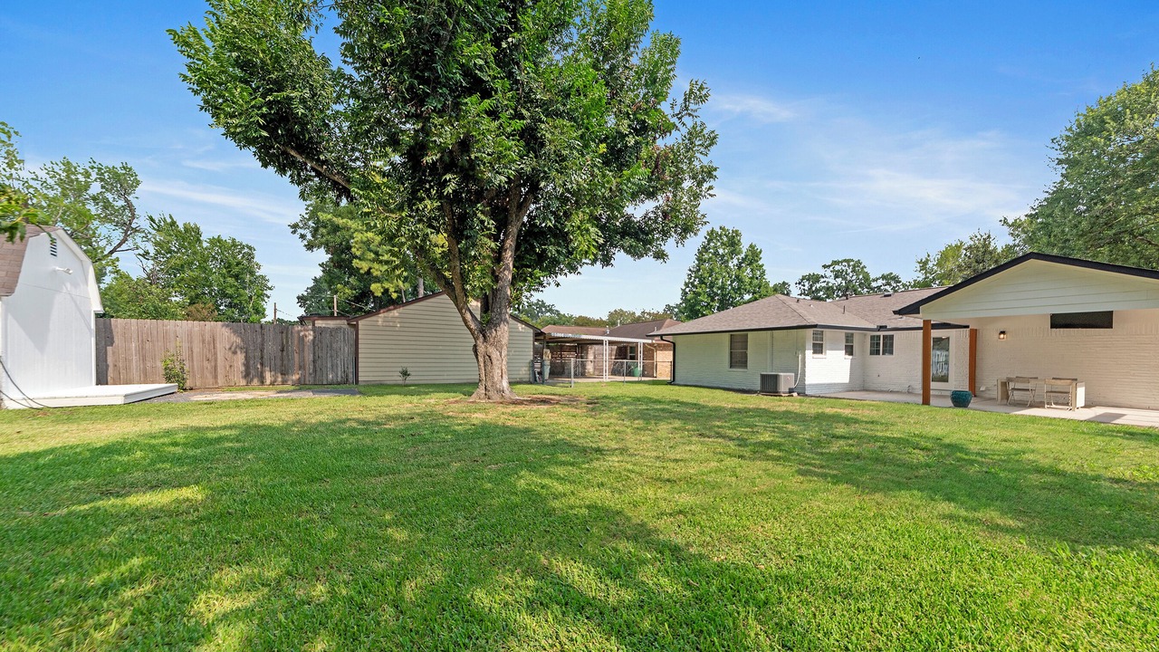 Photo of Outdoor in Garden Oaks