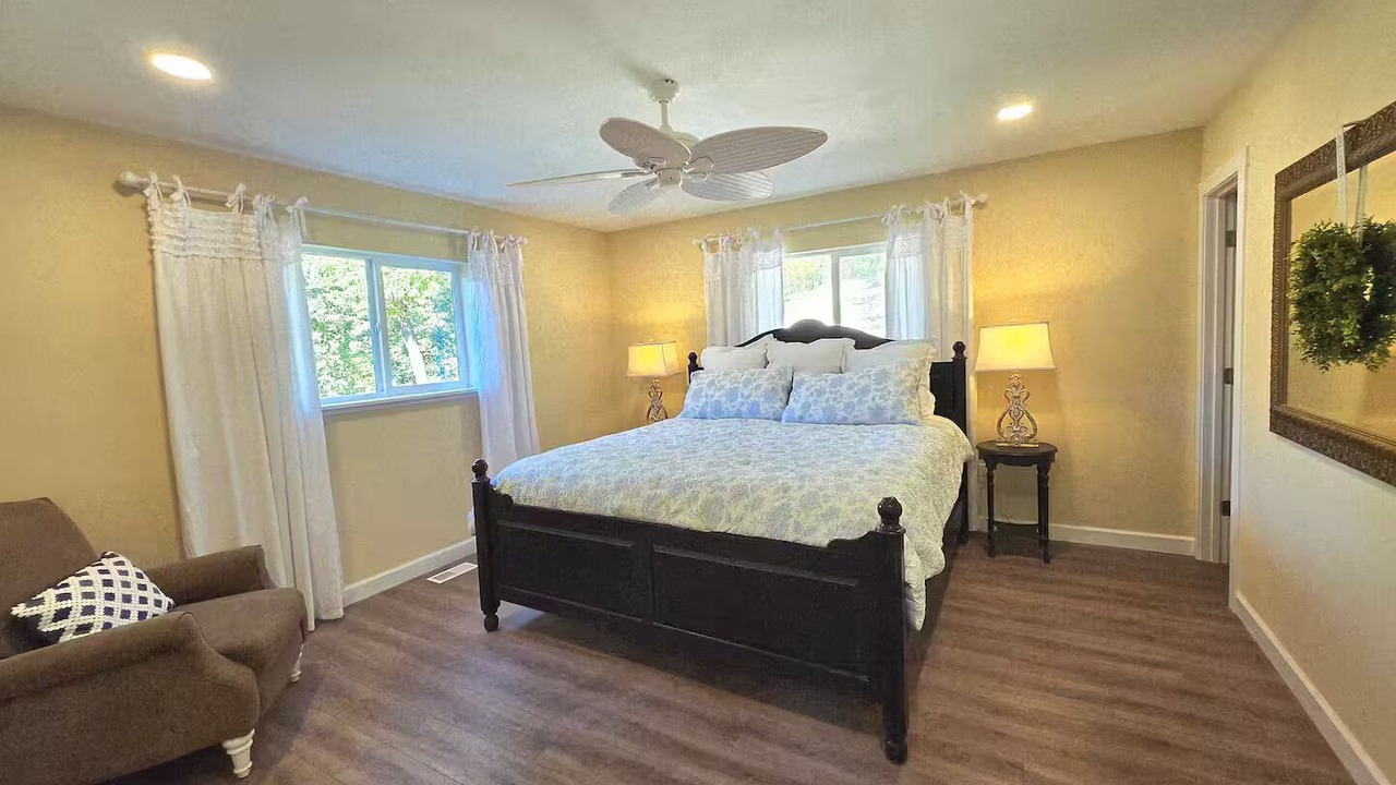 Photo of Bedroom in Lake of the Ozarks