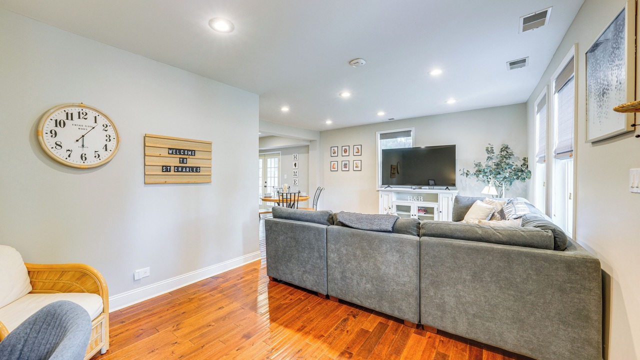 Photo of Livingroom in St. Charles