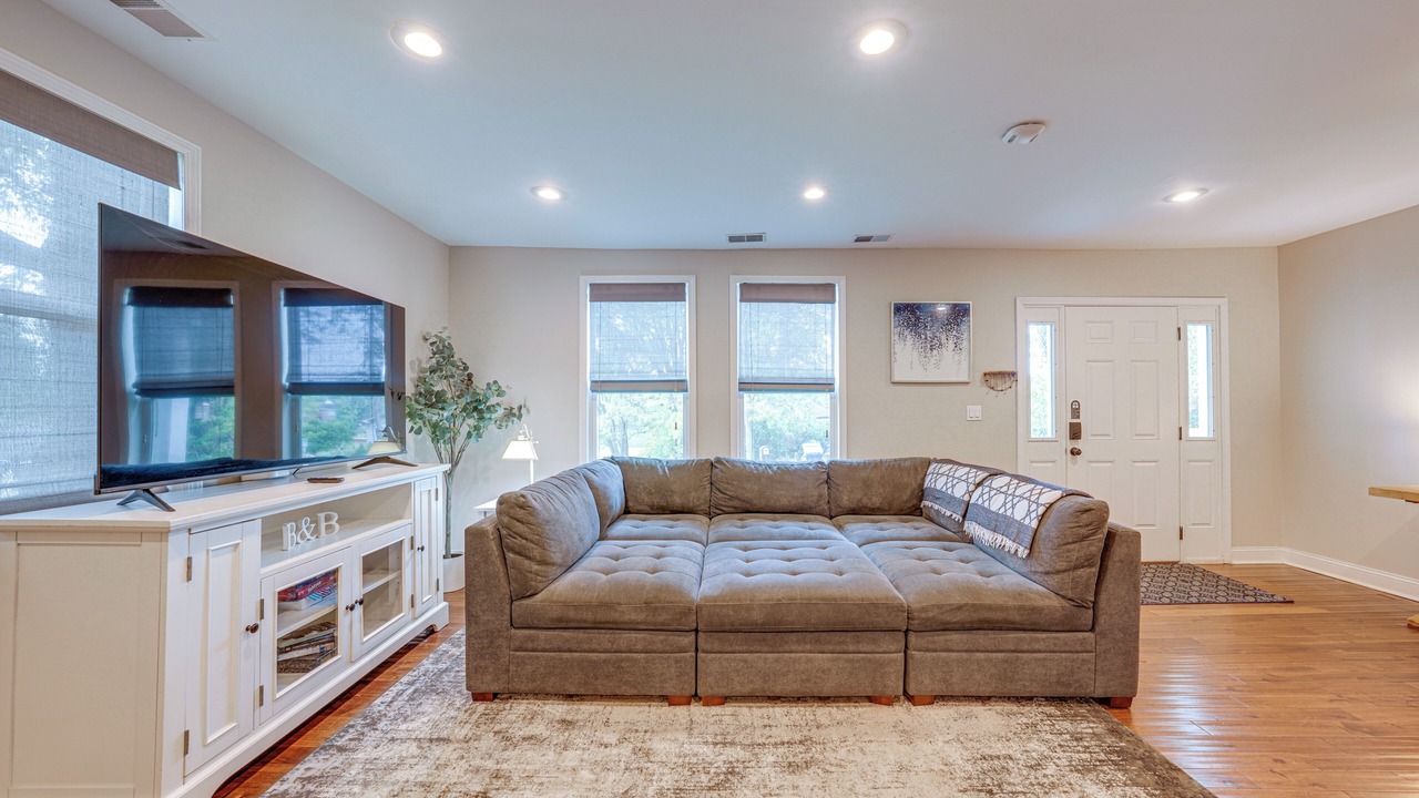 Photo of Livingroom in St. Charles