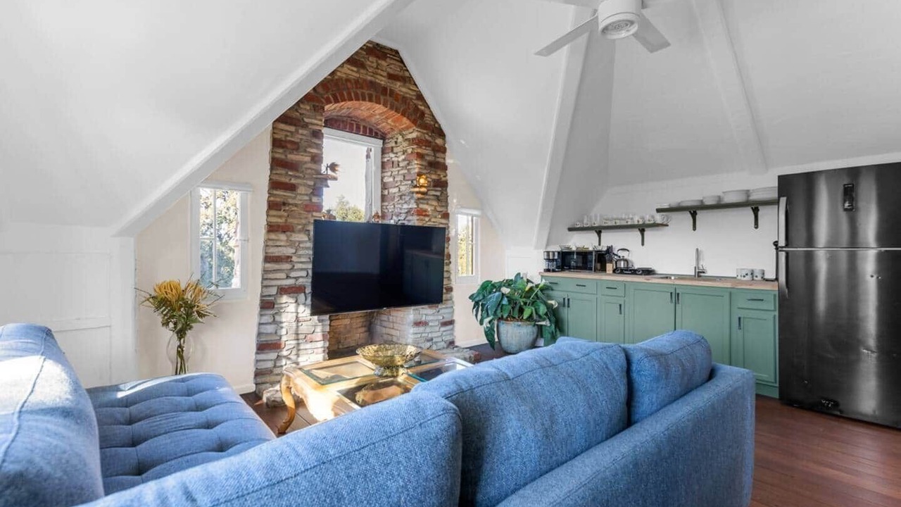 Photo of Livingroom in Newhall