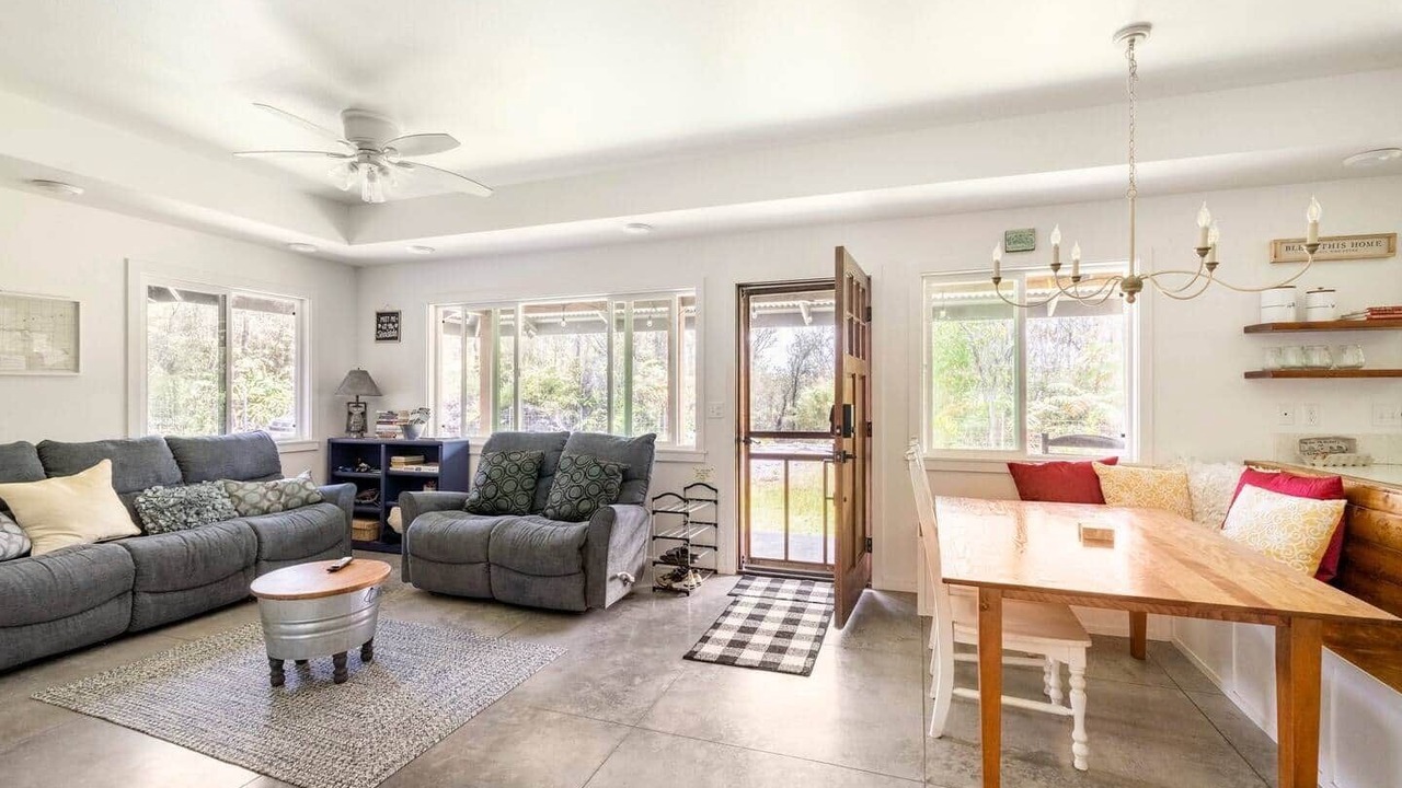 Photo of Livingroom in Royal Hawaiian Estates