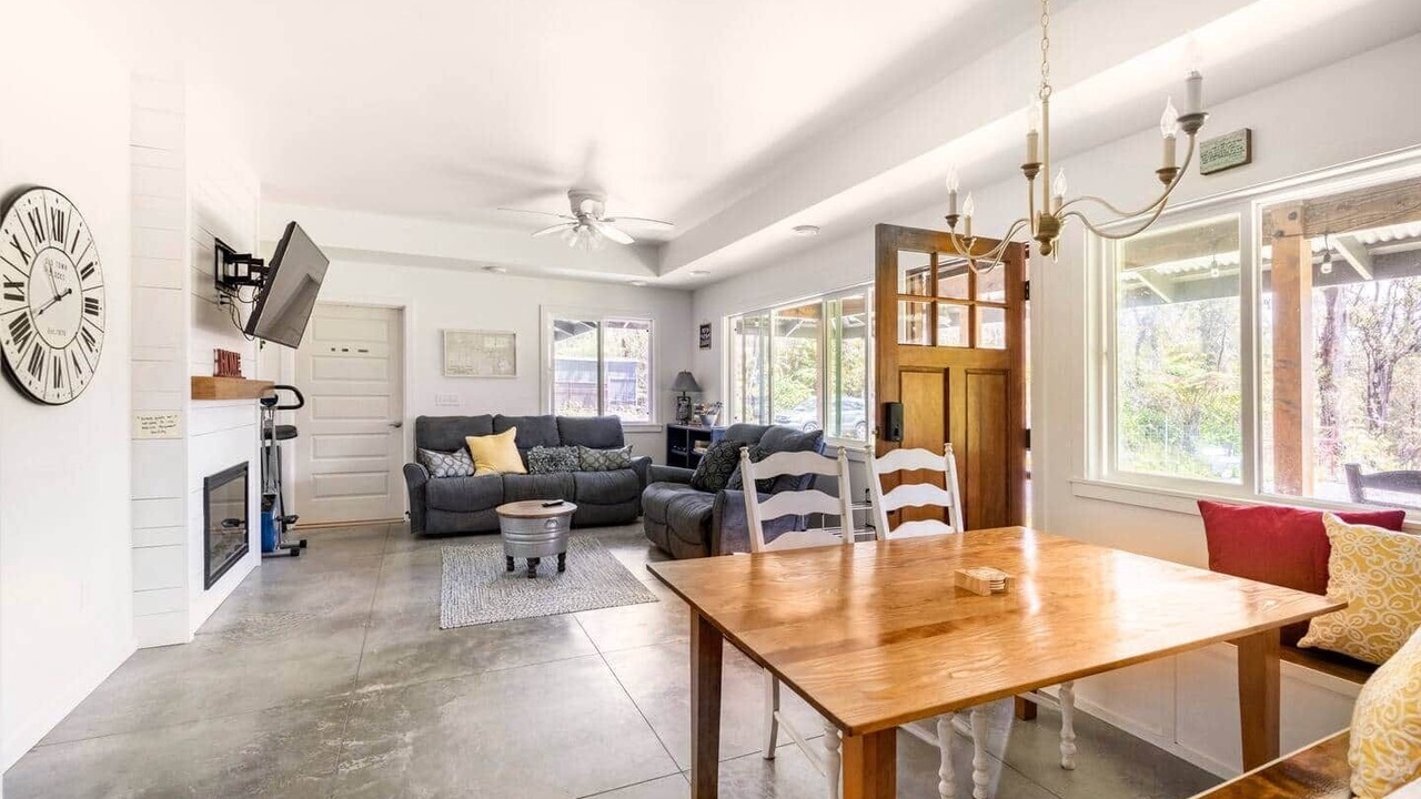 Photo of Livingroom in Royal Hawaiian Estates