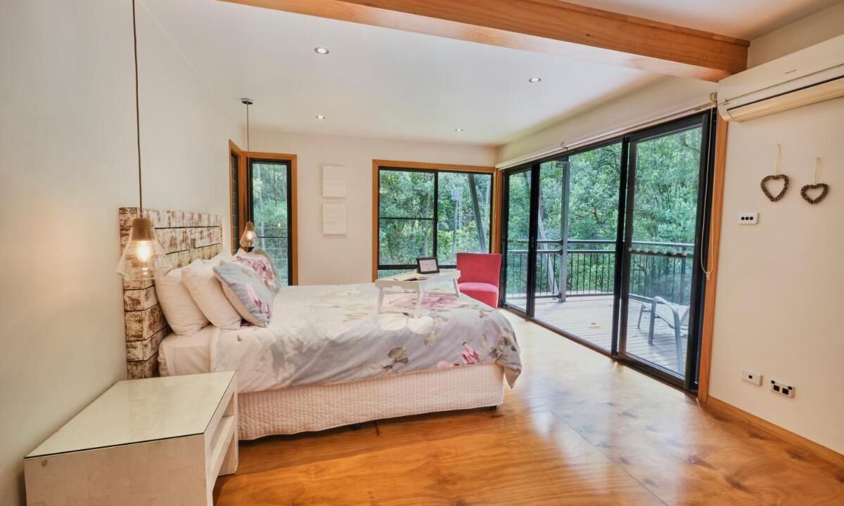 Photo of Bedroom in Smiths Creek