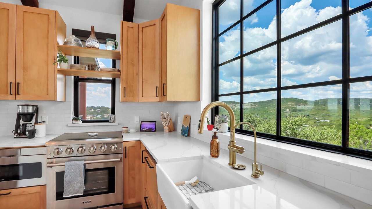 Photo of Kitchen in Canyon Lake