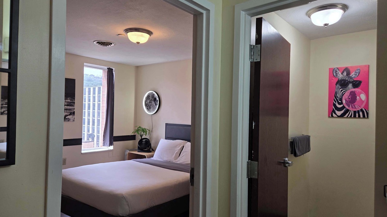 Photo of Bedroom in Downtown Pittsburgh