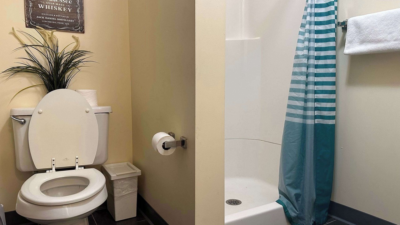 Photo of Bathroom in Downtown Pittsburgh