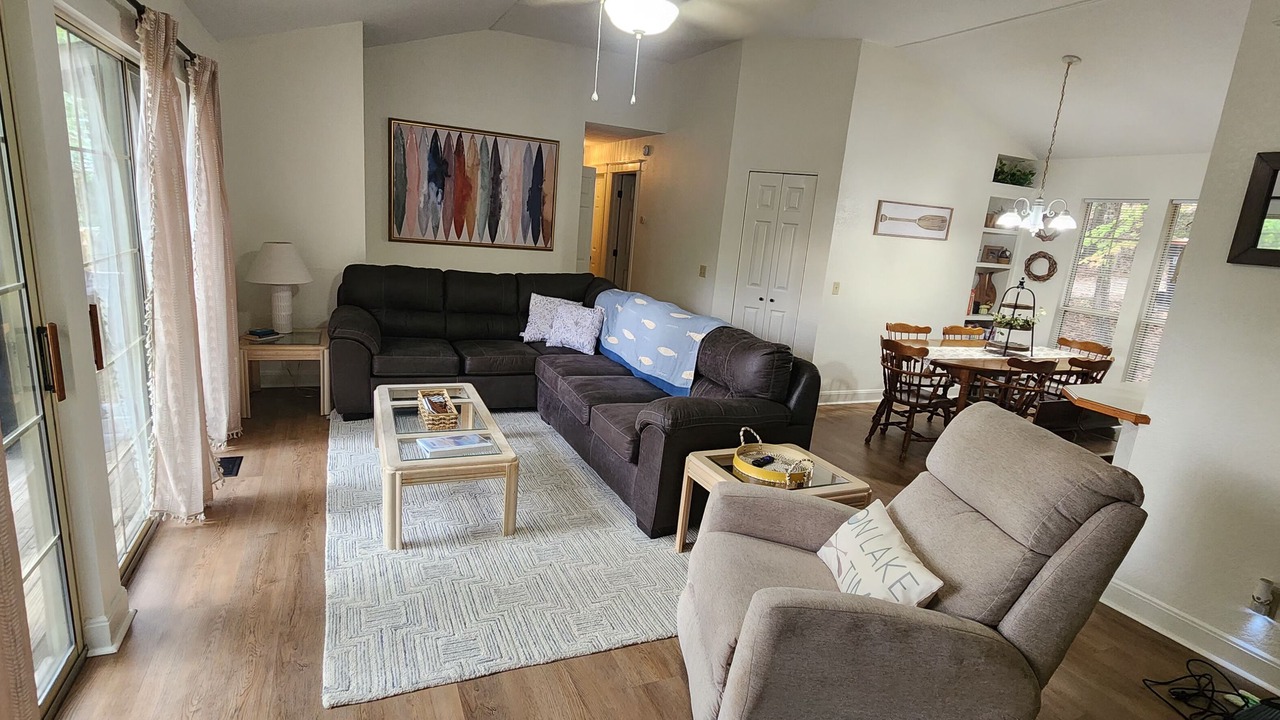 Photo of Livingroom in Lost Bridge Village