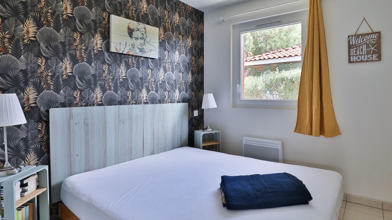 Photo of Bedroom in Parentis-en-Born