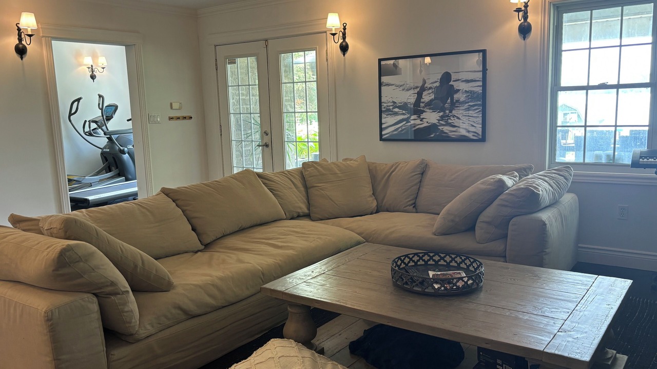 Photo of Livingroom in Greater Napanee