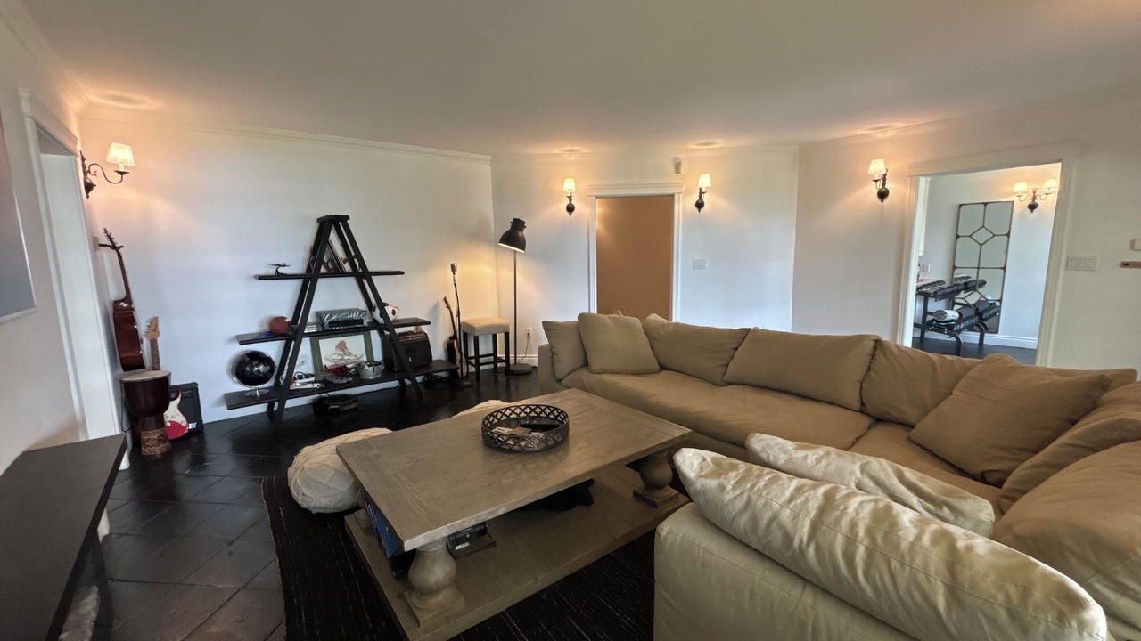 Photo of Livingroom in Greater Napanee
