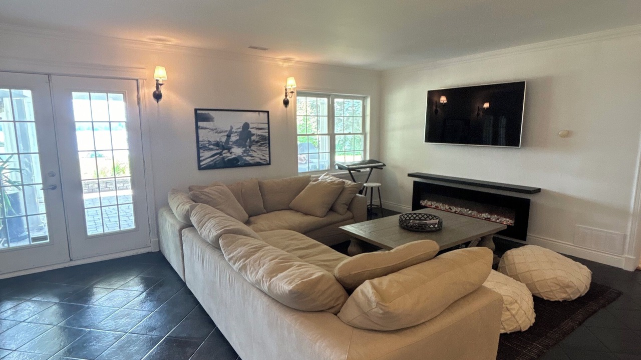 Photo of Livingroom in Greater Napanee