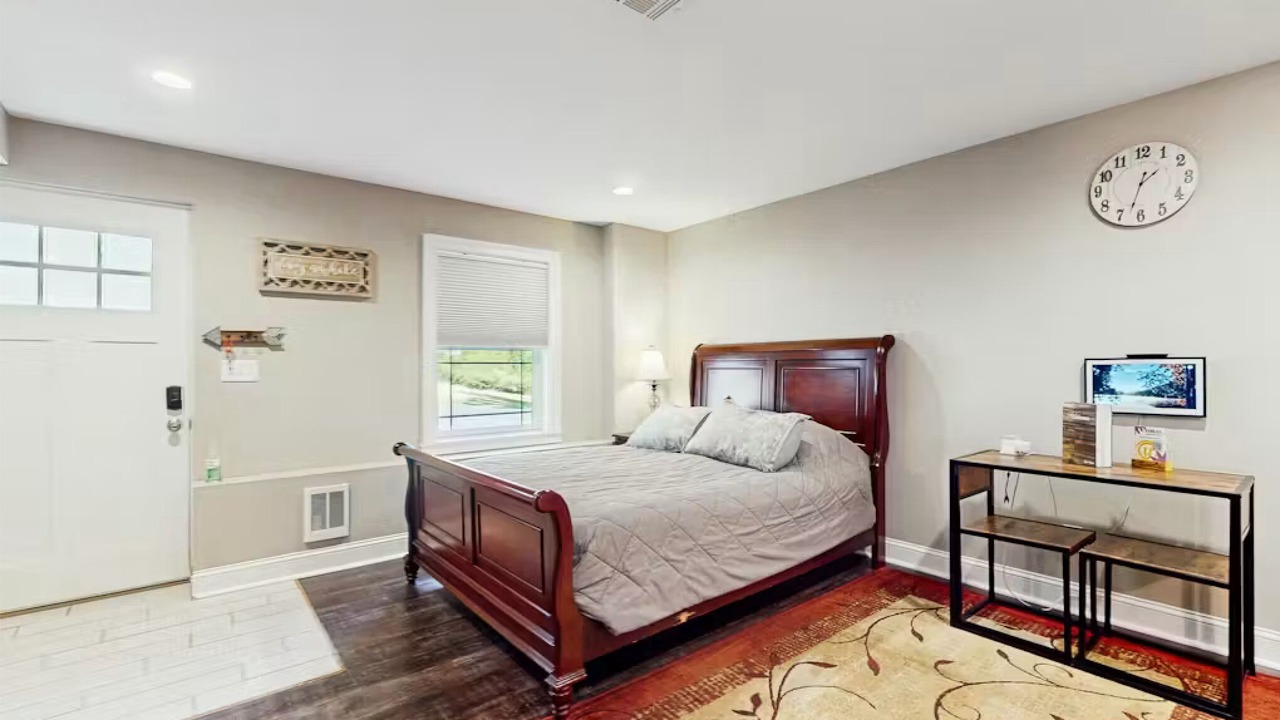 Photo of Bedroom in Town of Lloyd