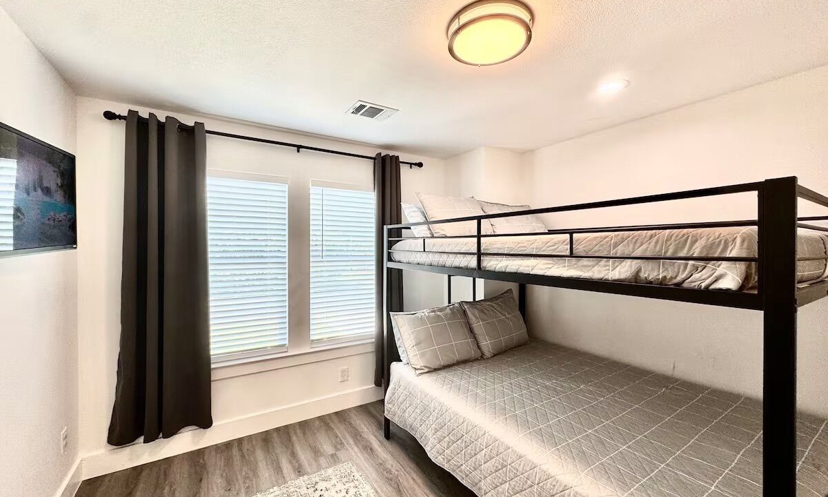 Photo of Bedroom in Cross Mountain