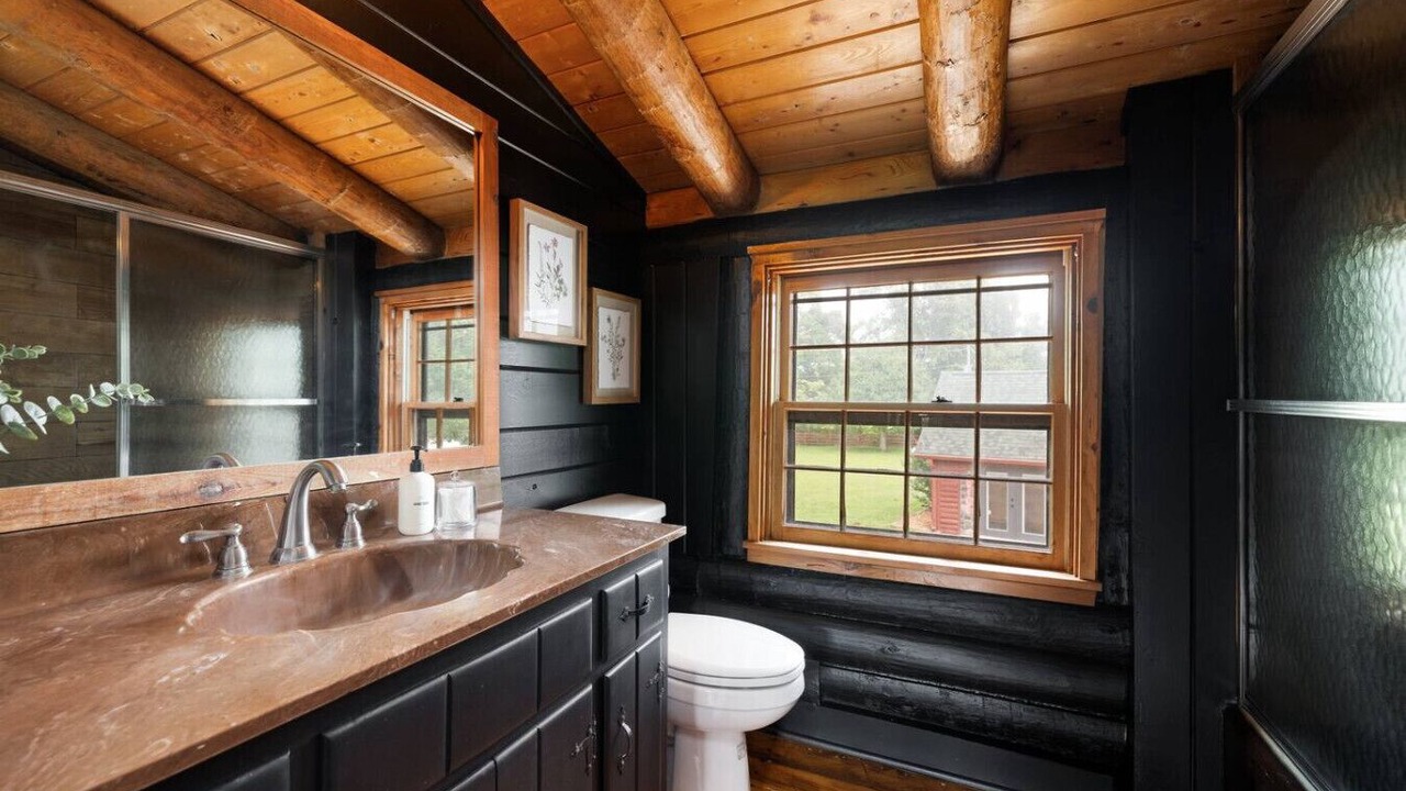 Photo of Bathroom in Pleasant View