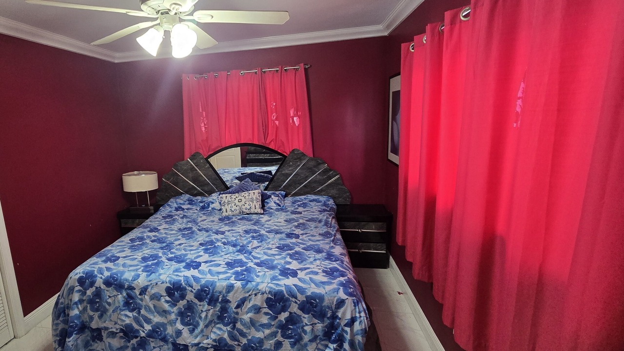 Photo of Bedroom in North Miami Beach