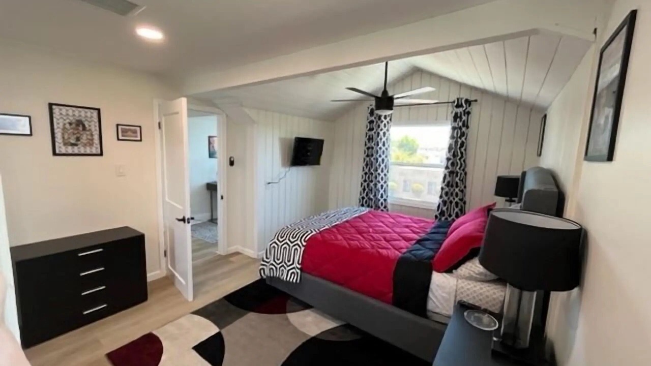 Photo of Bedroom in East Hollywood