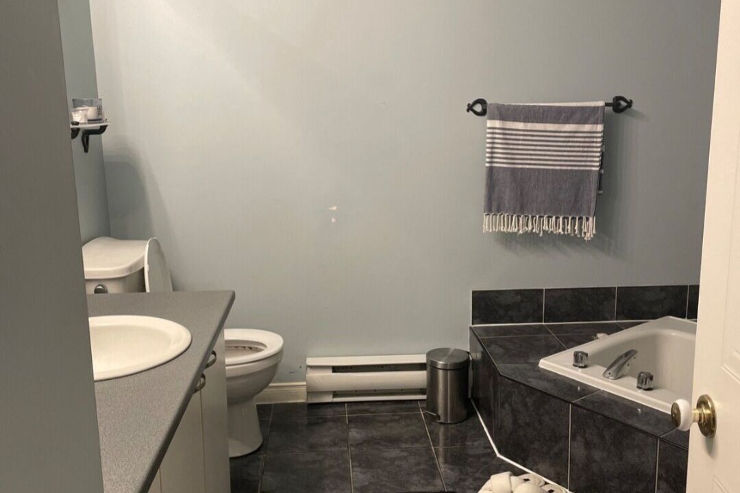 Photo of Bathroom in Laval