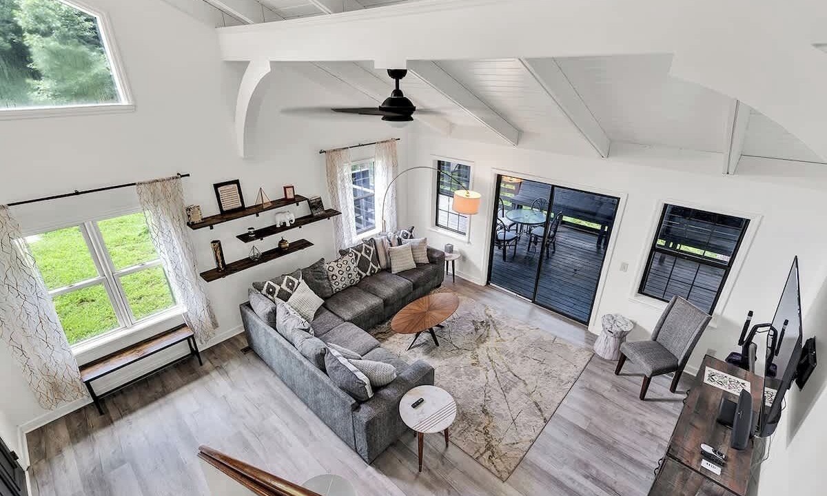 Photo of Livingroom in Sewanee