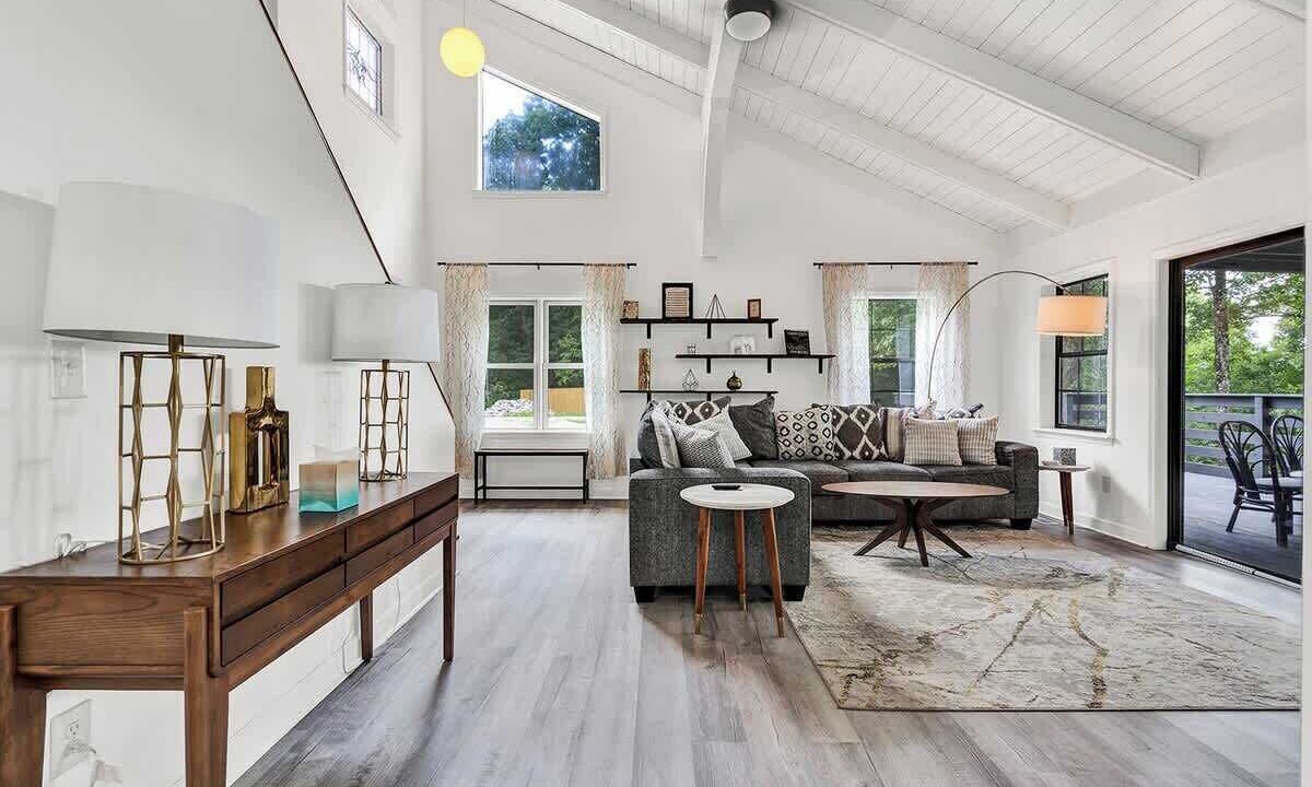 Photo of Livingroom in Sewanee