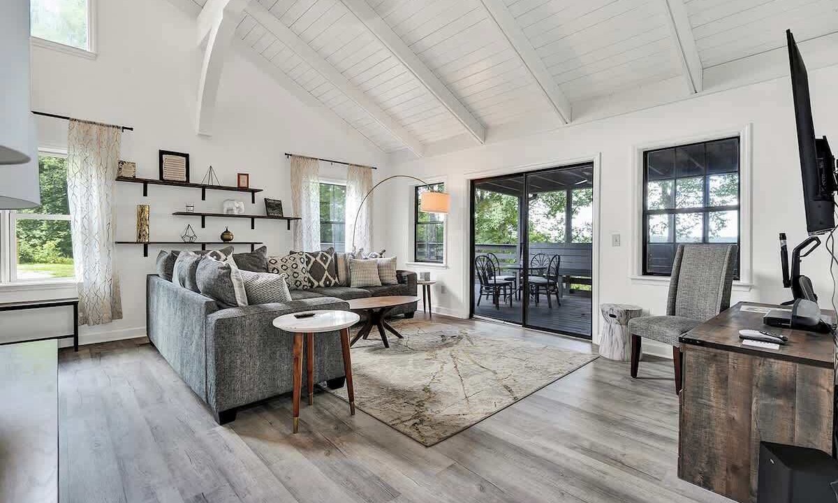 Photo of Livingroom in Sewanee