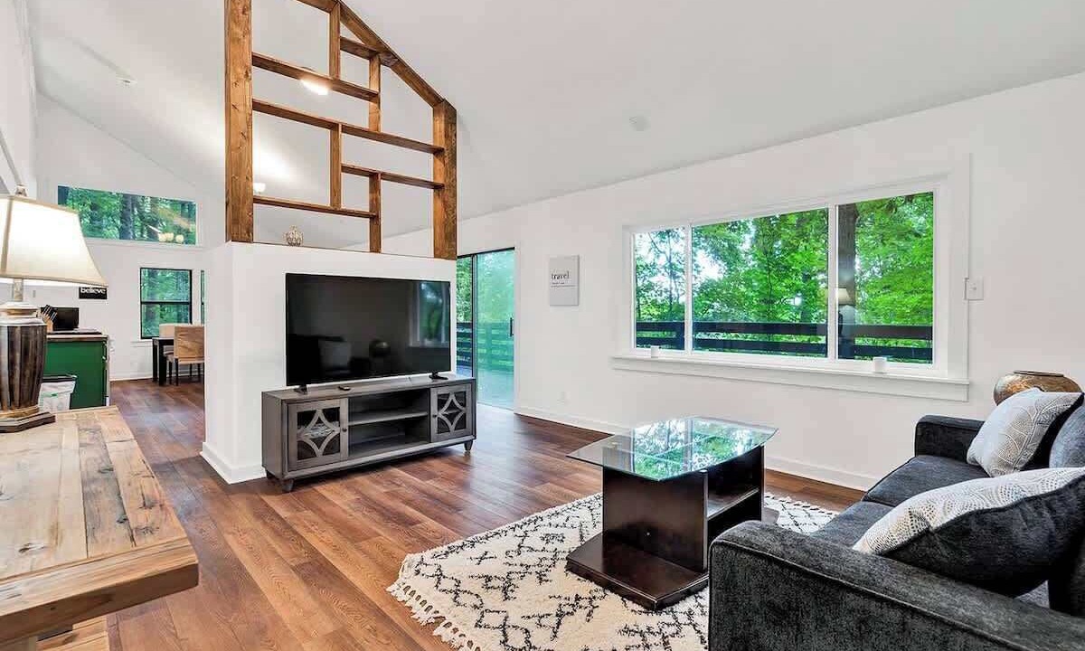 Photo of Livingroom in Sewanee
