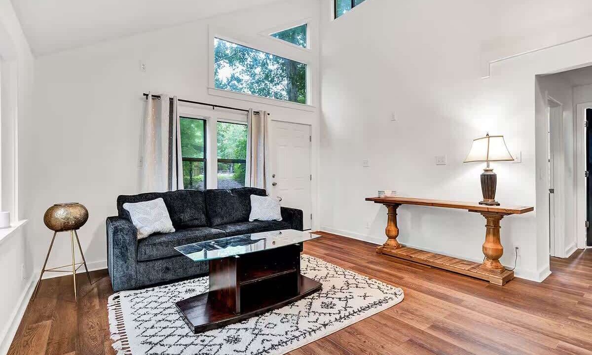 Photo of Livingroom in Sewanee